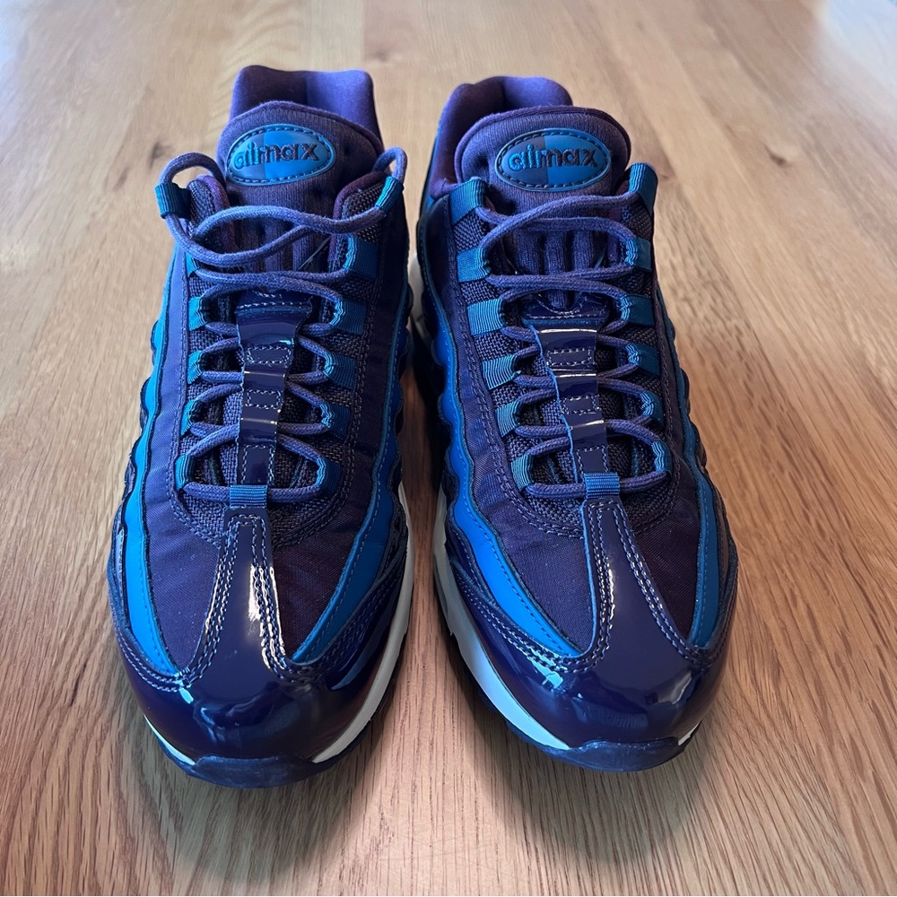 Nike Air Max Women's Sneakers in Purple and Blue - Picture 2 of 7